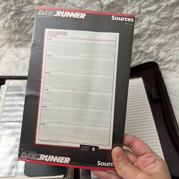 No Brand Brown Thick Shiny Vinyl 3- Ring Planner with Day Runner Refill - Picture 11 of 12